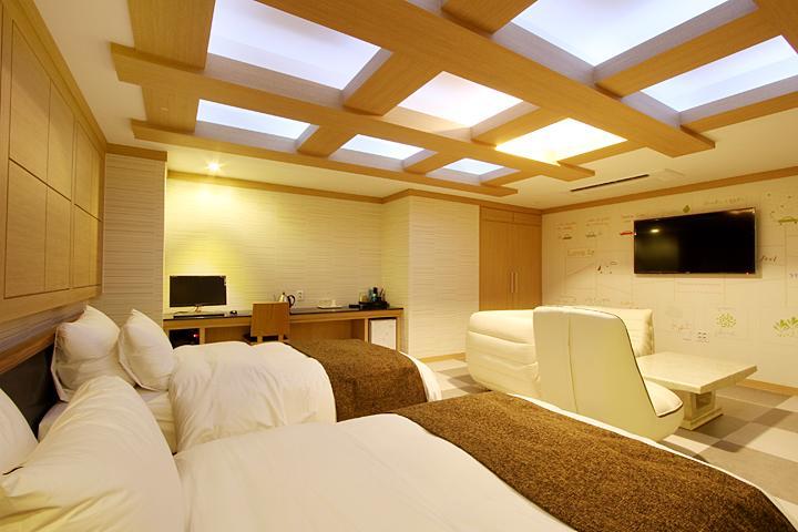 Suwon Orsay Business Hotel Екстериор снимка