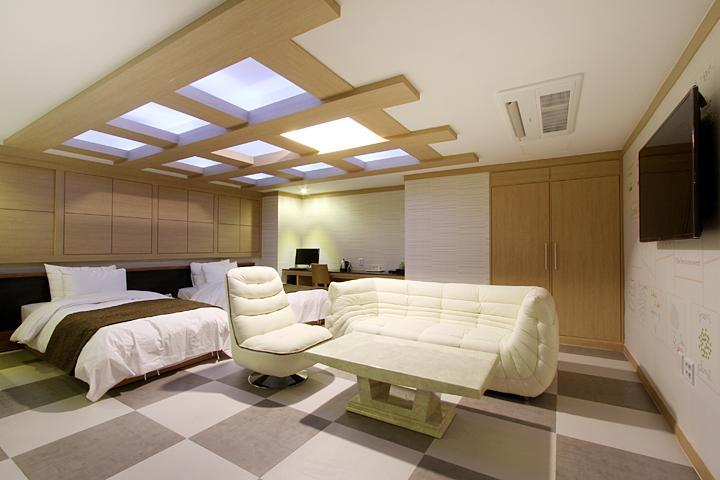 Suwon Orsay Business Hotel Екстериор снимка