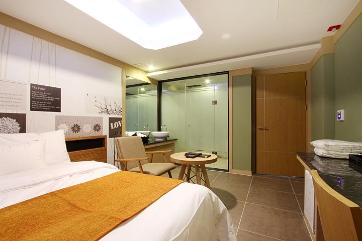 Suwon Orsay Business Hotel Екстериор снимка