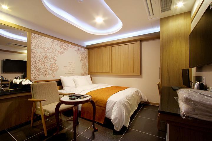 Suwon Orsay Business Hotel Екстериор снимка