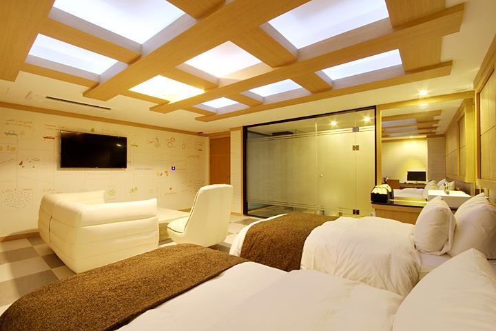 Suwon Orsay Business Hotel Екстериор снимка
