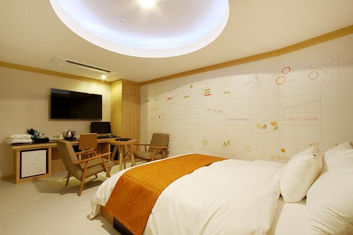 Suwon Orsay Business Hotel Екстериор снимка