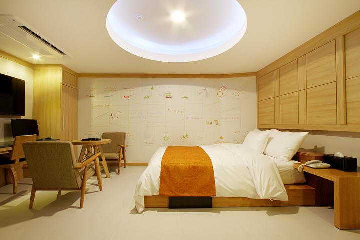 Suwon Orsay Business Hotel Екстериор снимка