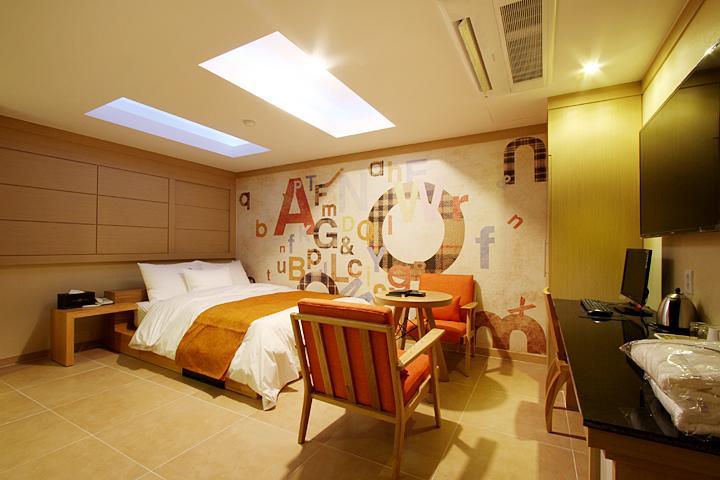 Suwon Orsay Business Hotel Екстериор снимка
